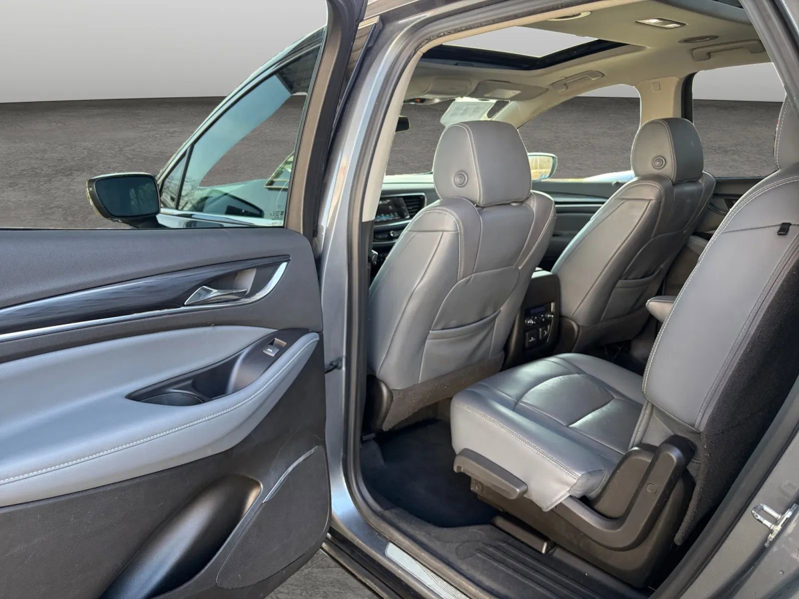 Used 2019 Buick Enclave Premium image 12