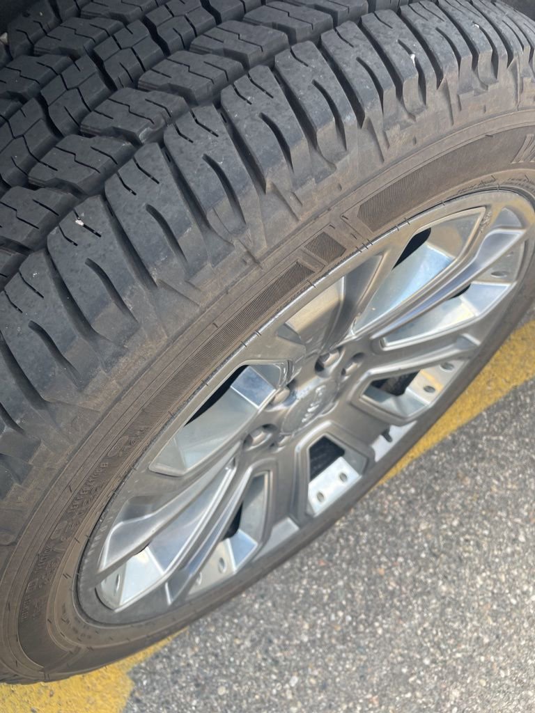 Used 2015 GMC Yukon Denali w/ Touring Package image 25