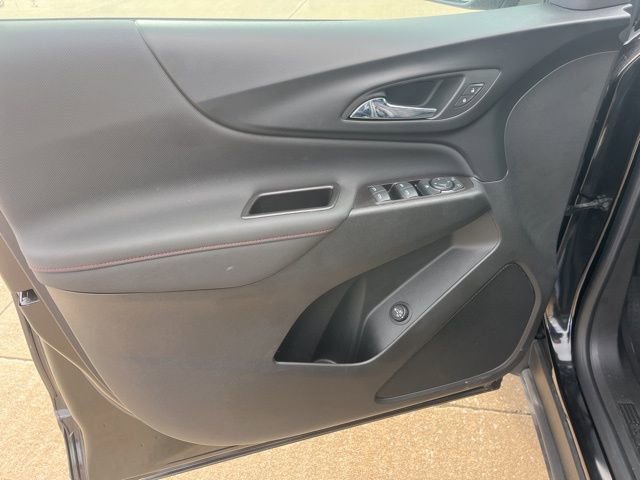 Used 2022 Chevrolet Equinox RS w/ LPO, Floor Liner Package image 10