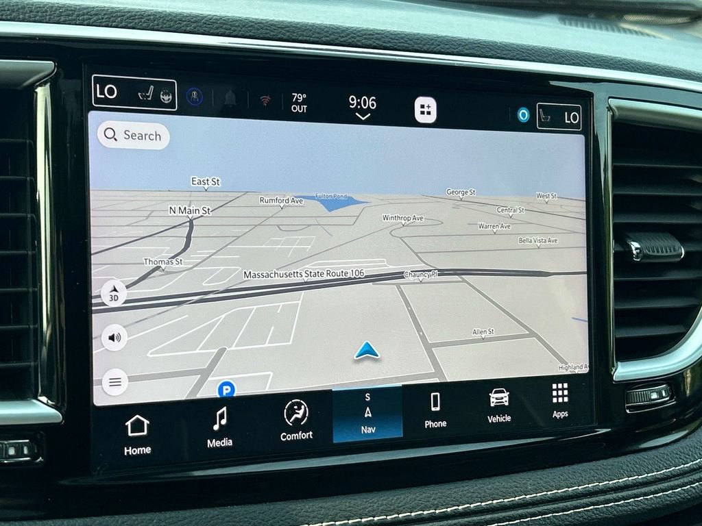 Used 2025 Chrysler Pacifica Limited FWD image 39
