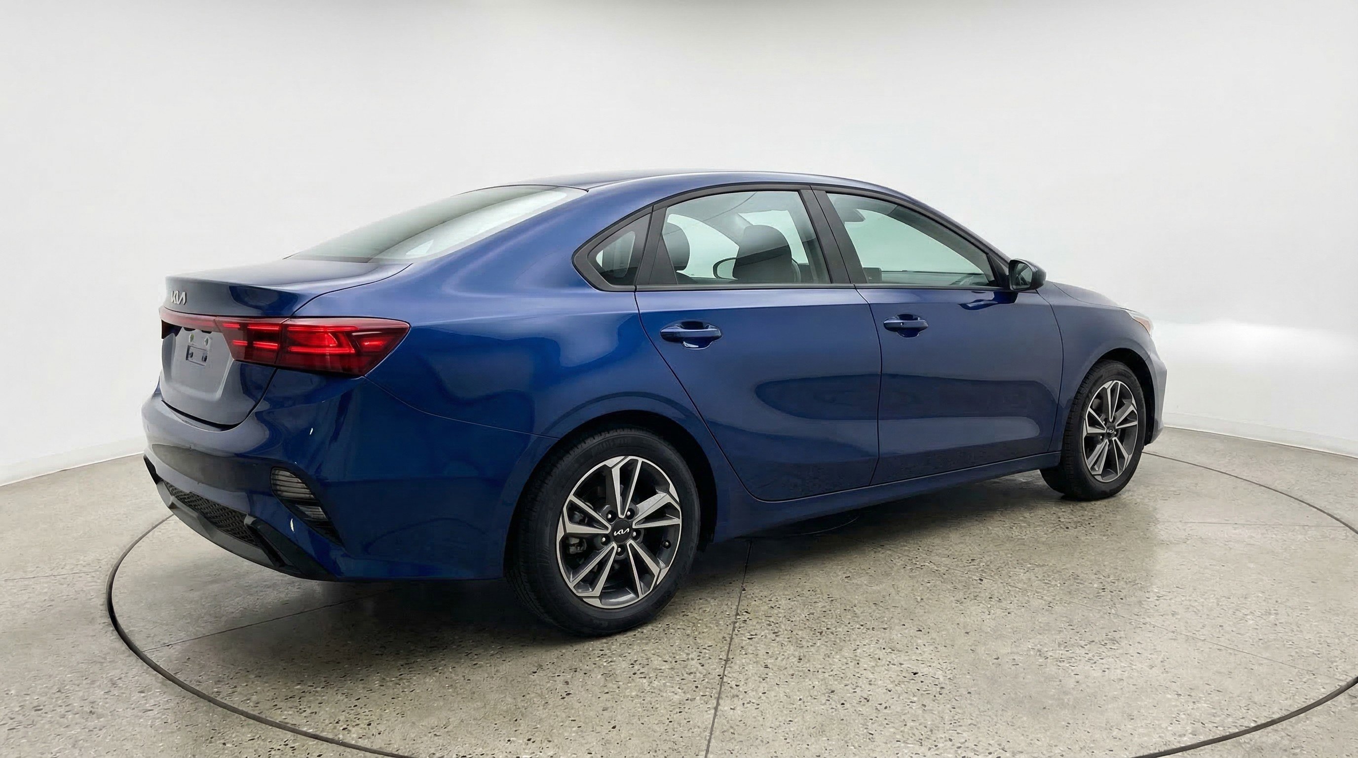 Used 2024 Kia Forte LXS FWD image 9