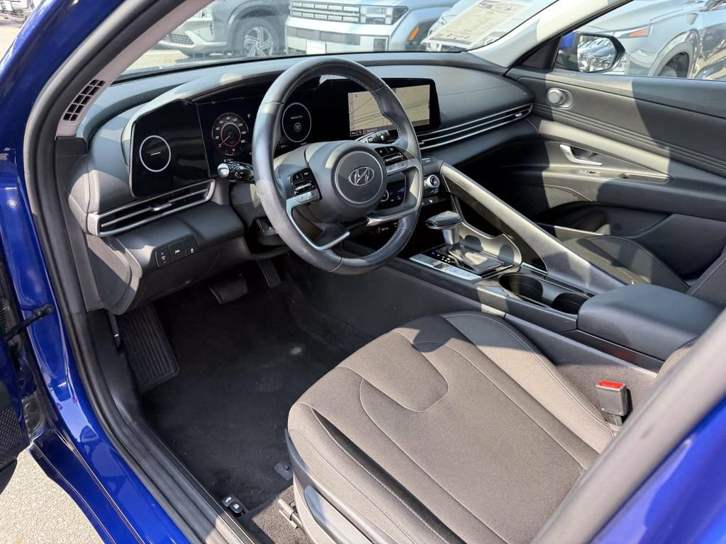 Certified 2023 Hyundai Elantra SEL w/ Convenience Package FWD image 9