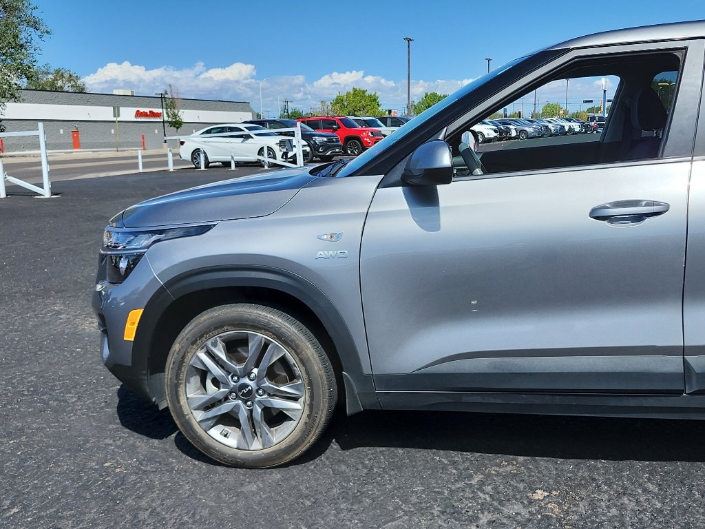 Used 2023 Kia Seltos LX AWD/4WD image 10