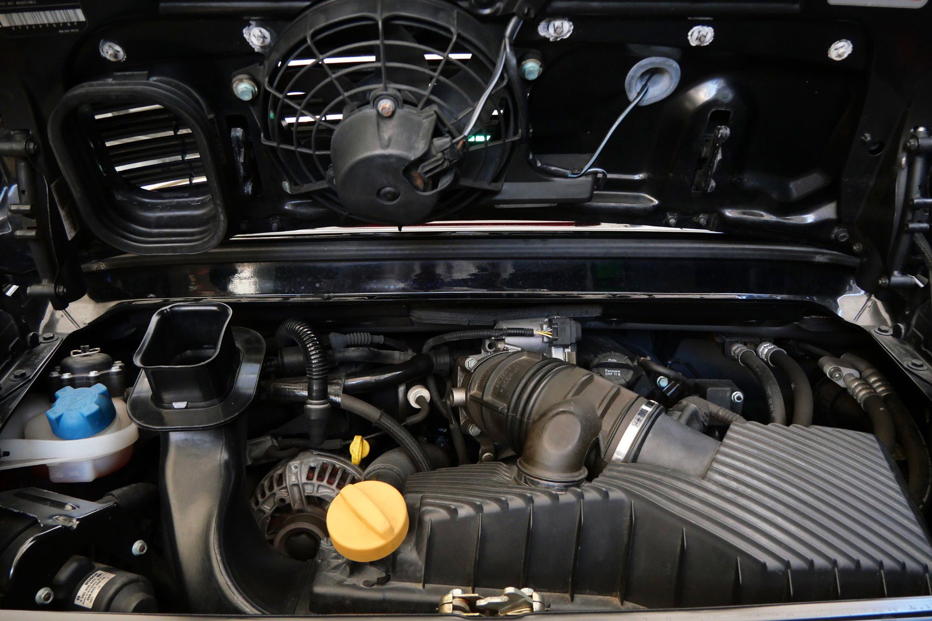 Used 2000 Porsche 911 Cabriolet image 12