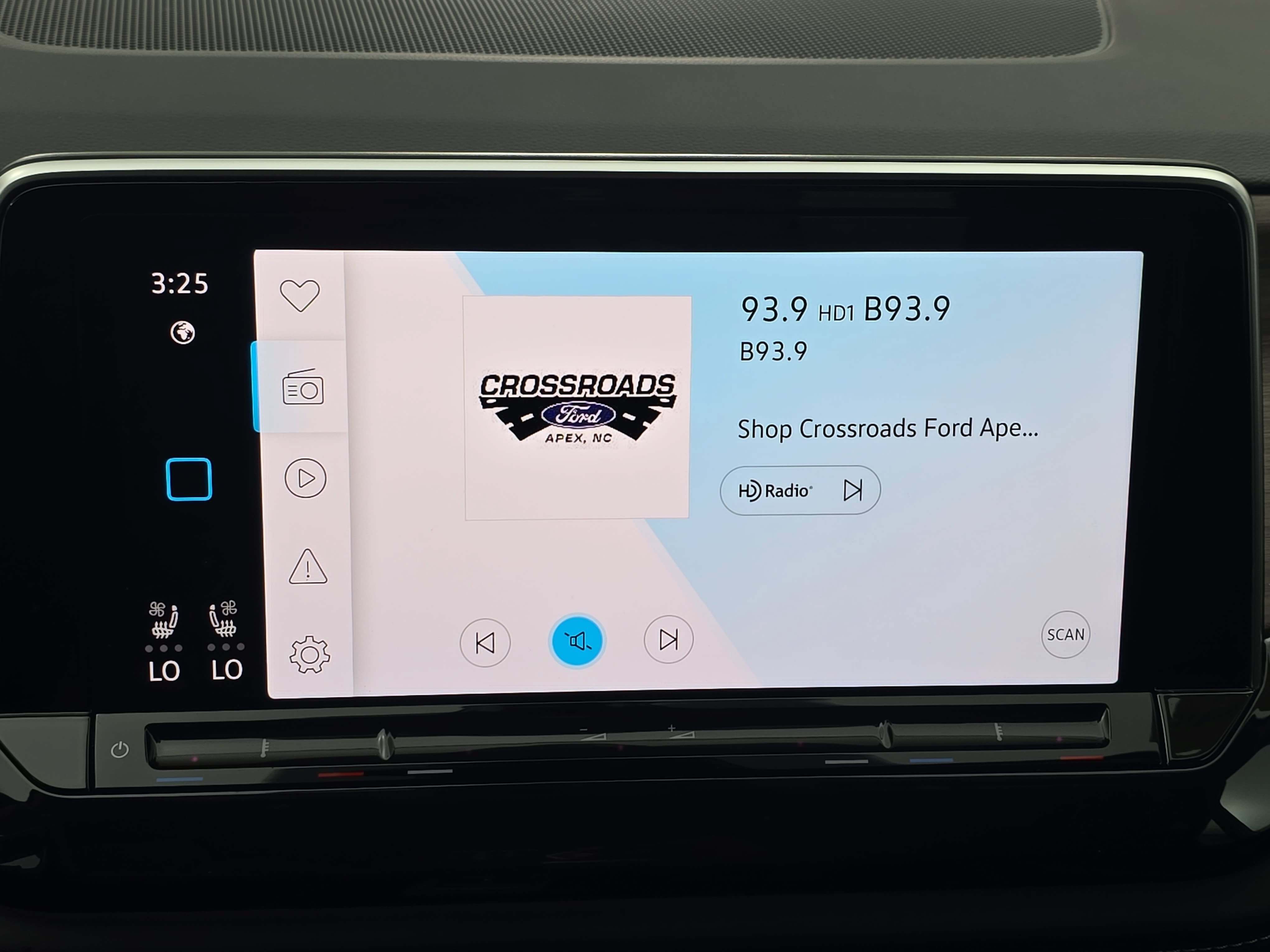 Certified 2025 Volkswagen Atlas SEL AWD/4WD image 22