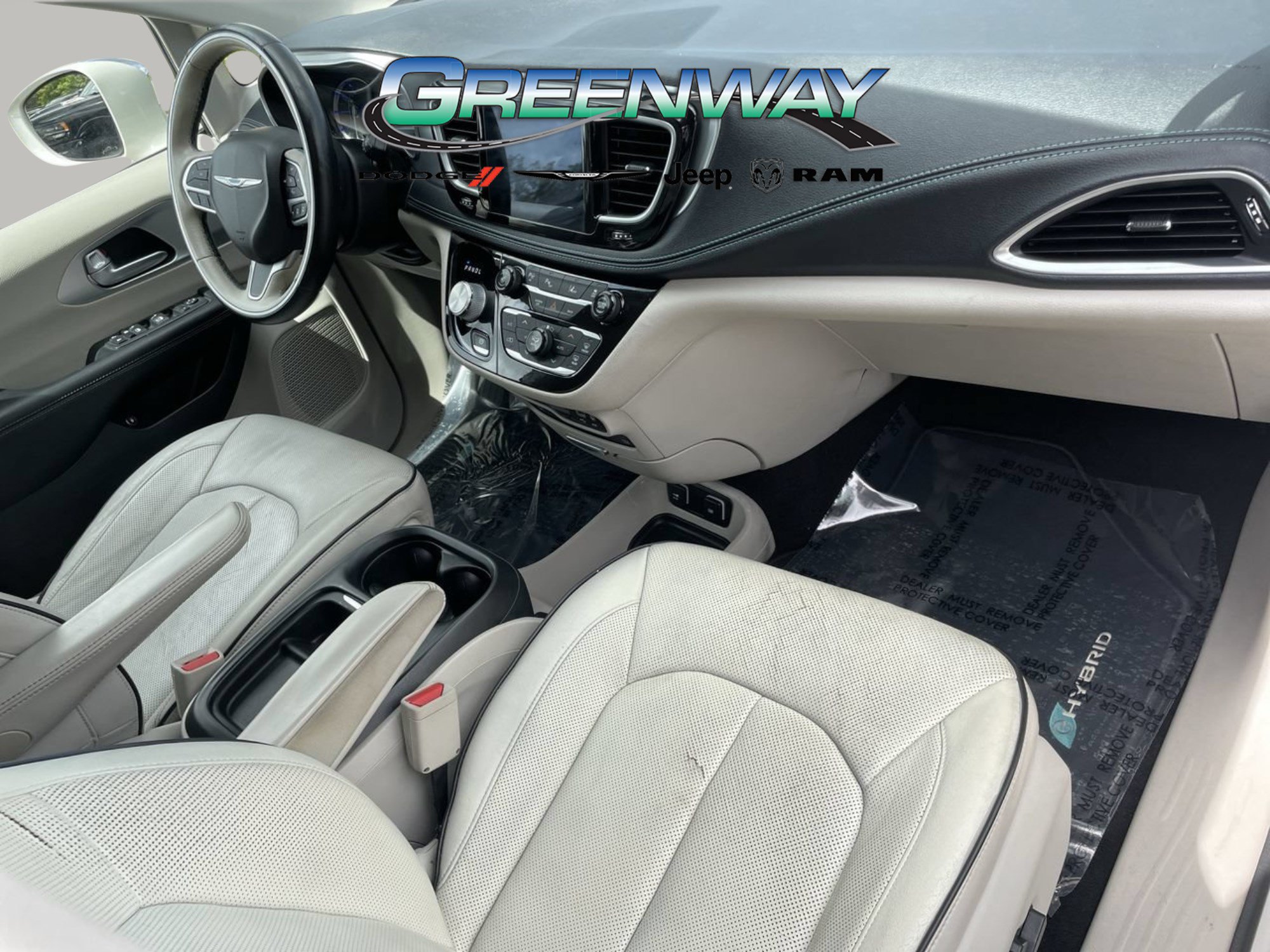 Used 2017 Chrysler Pacifica Platinum FWD image 12