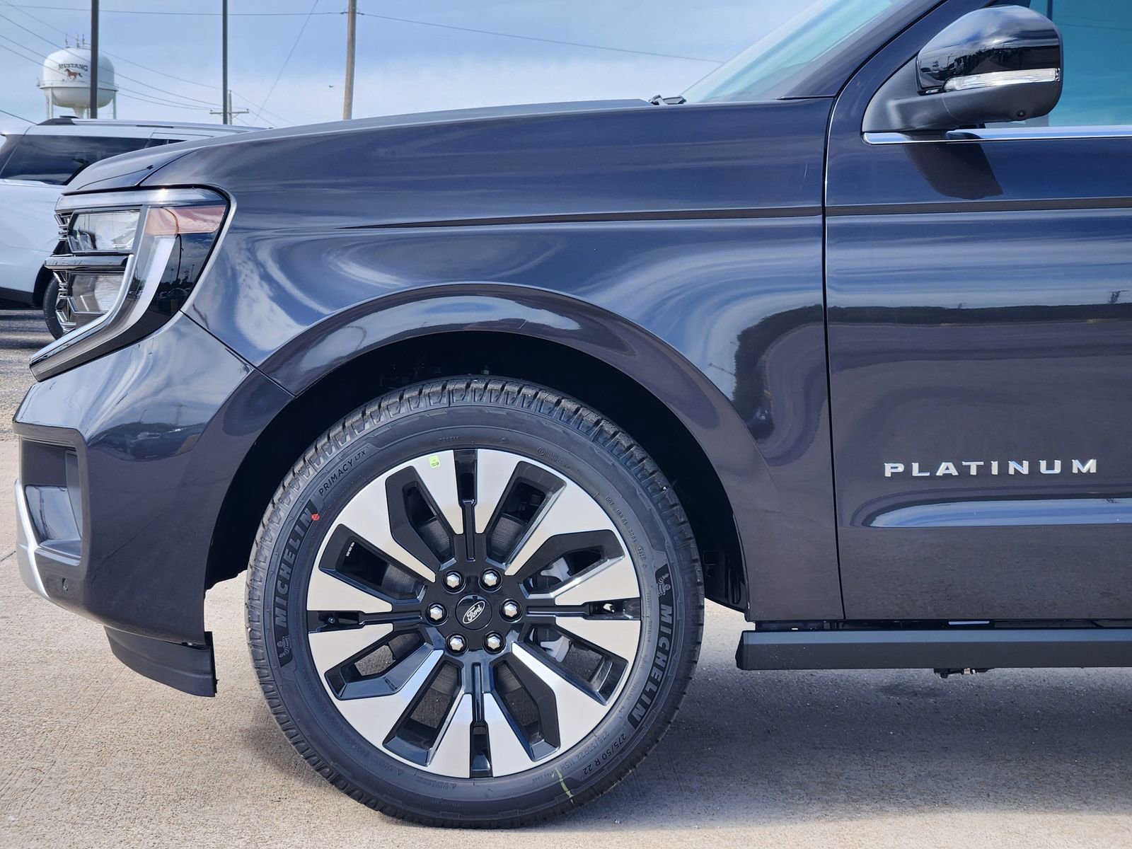 New 2026 Ford Expedition Platinum image 9