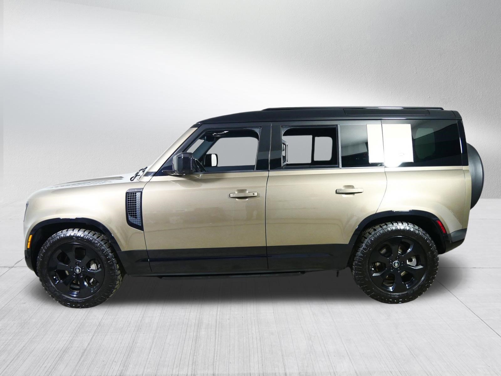 Used 2024 Land Rover Defender 110 X-Dynamic SE AWD/4WD image 4