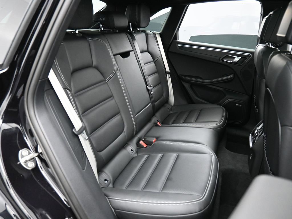 New 2026 Porsche Macan GTS image 26