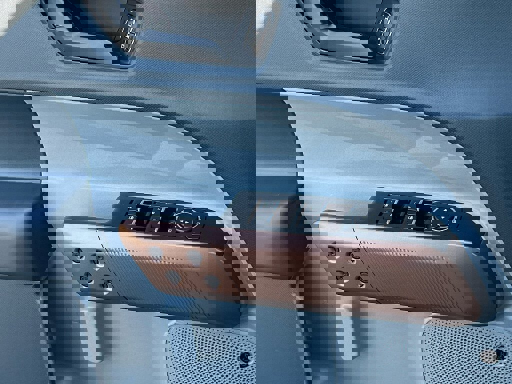 Used 2024 Ford Maverick Lariat image 19