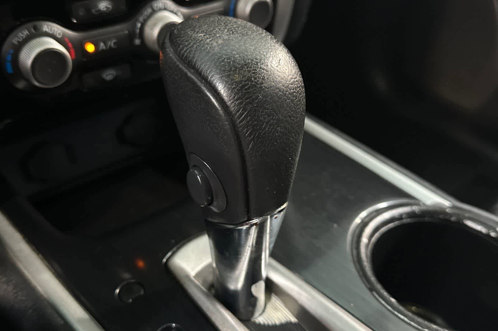 Used 2017 Nissan Pathfinder SV image 27