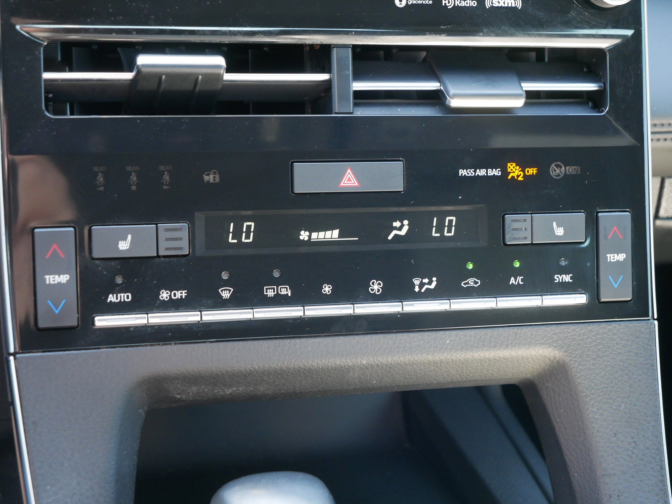 Used 2020 Toyota Avalon XLE FWD image 23