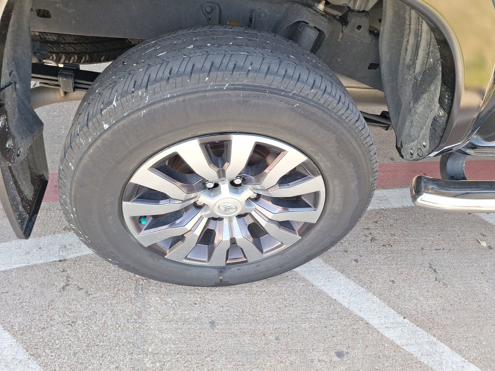 Used 2022 Toyota Tacoma Limited image 11