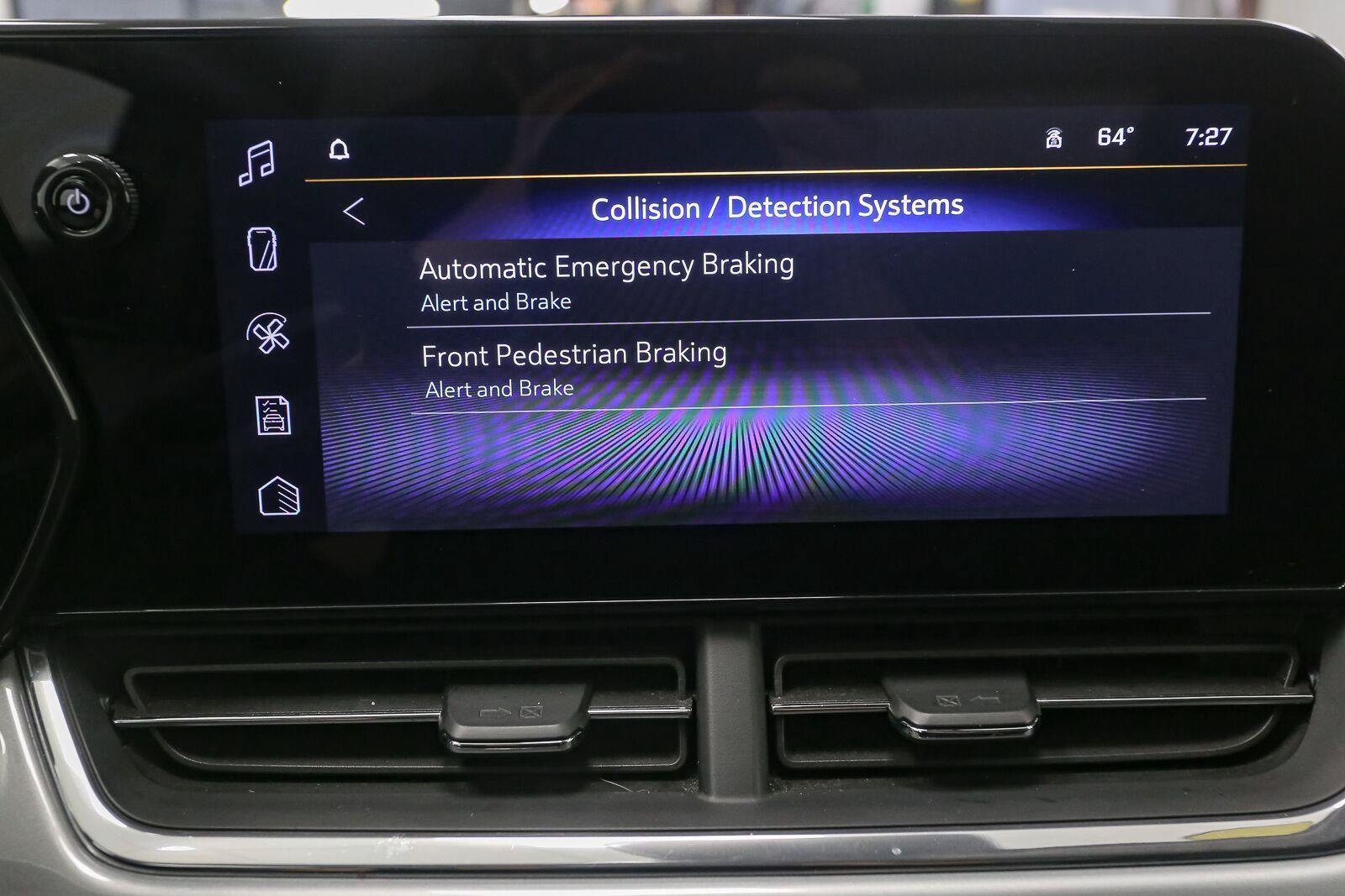 Used 2025 Chevrolet Trax LT FWD image 26