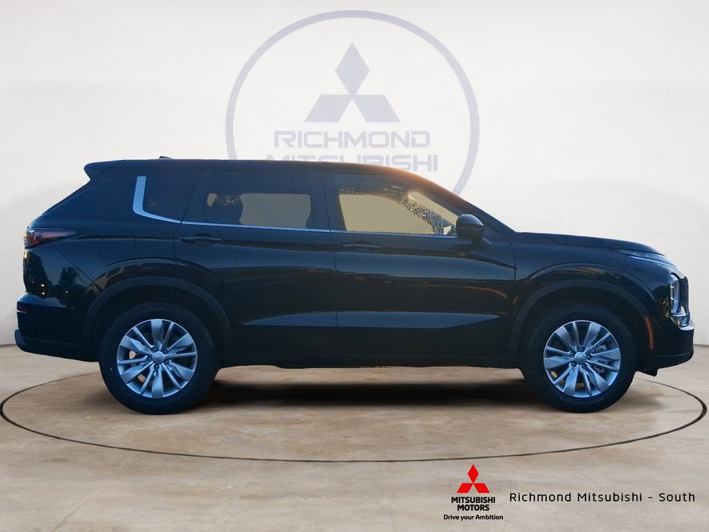 New 2026 Mitsubishi Outlander ES AWD/4WD image 2