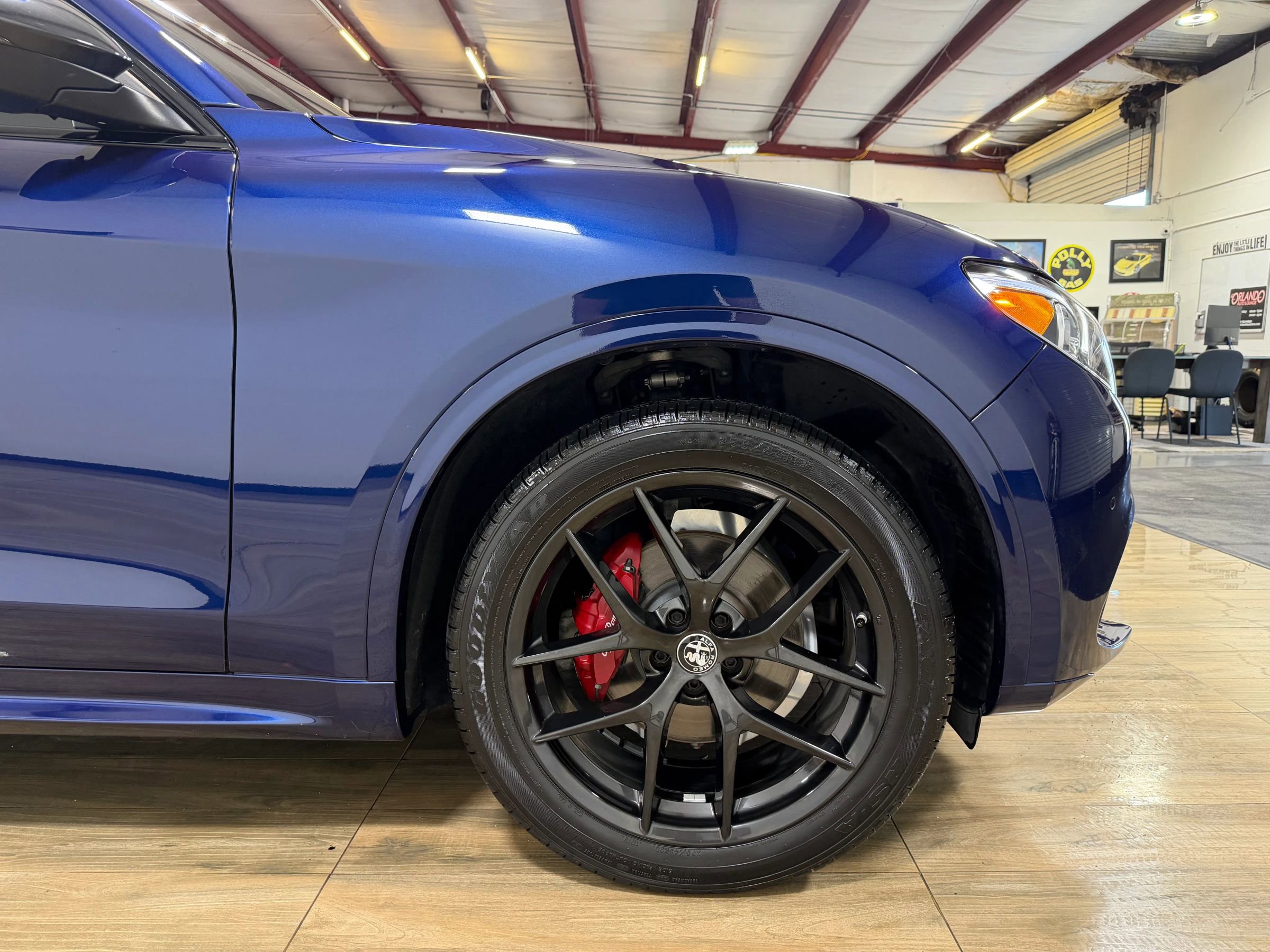 Used 2021 Alfa Romeo Stelvio Ti w/ Nero Edizione image 4