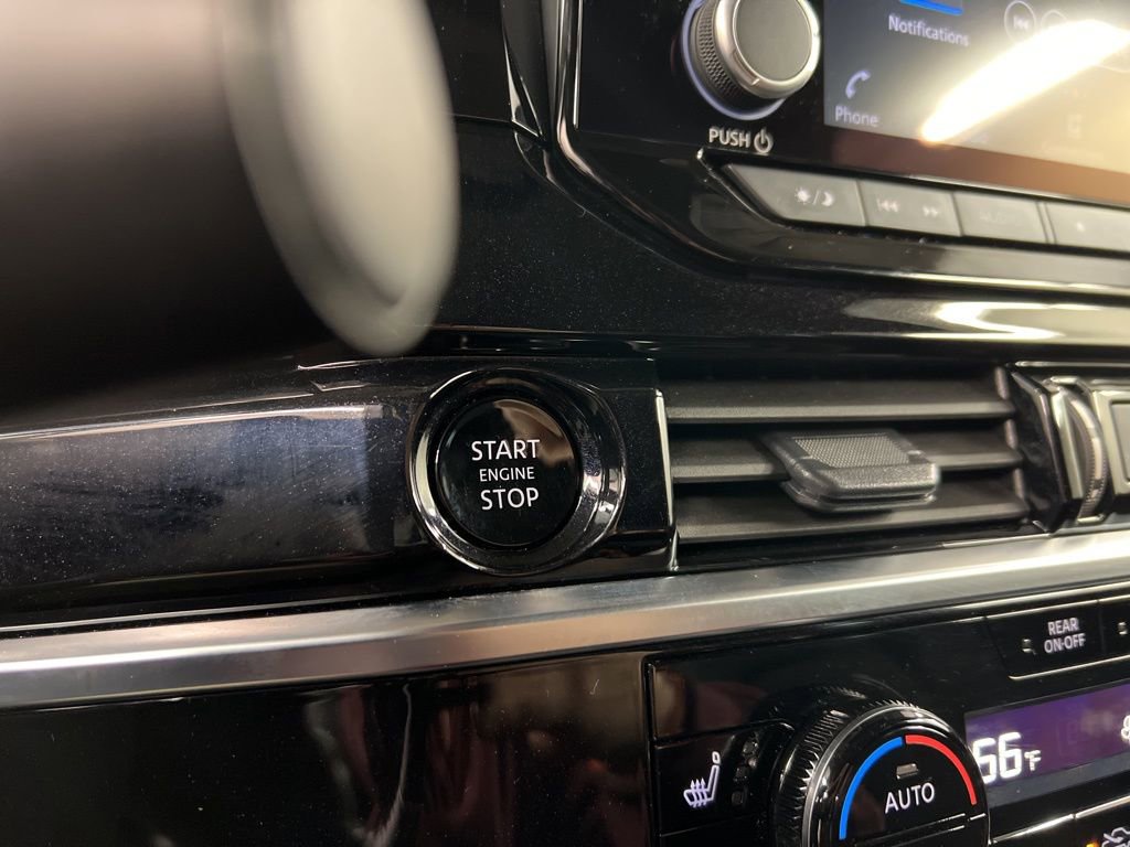 Used 2025 Nissan Pathfinder SV AWD/4WD image 24