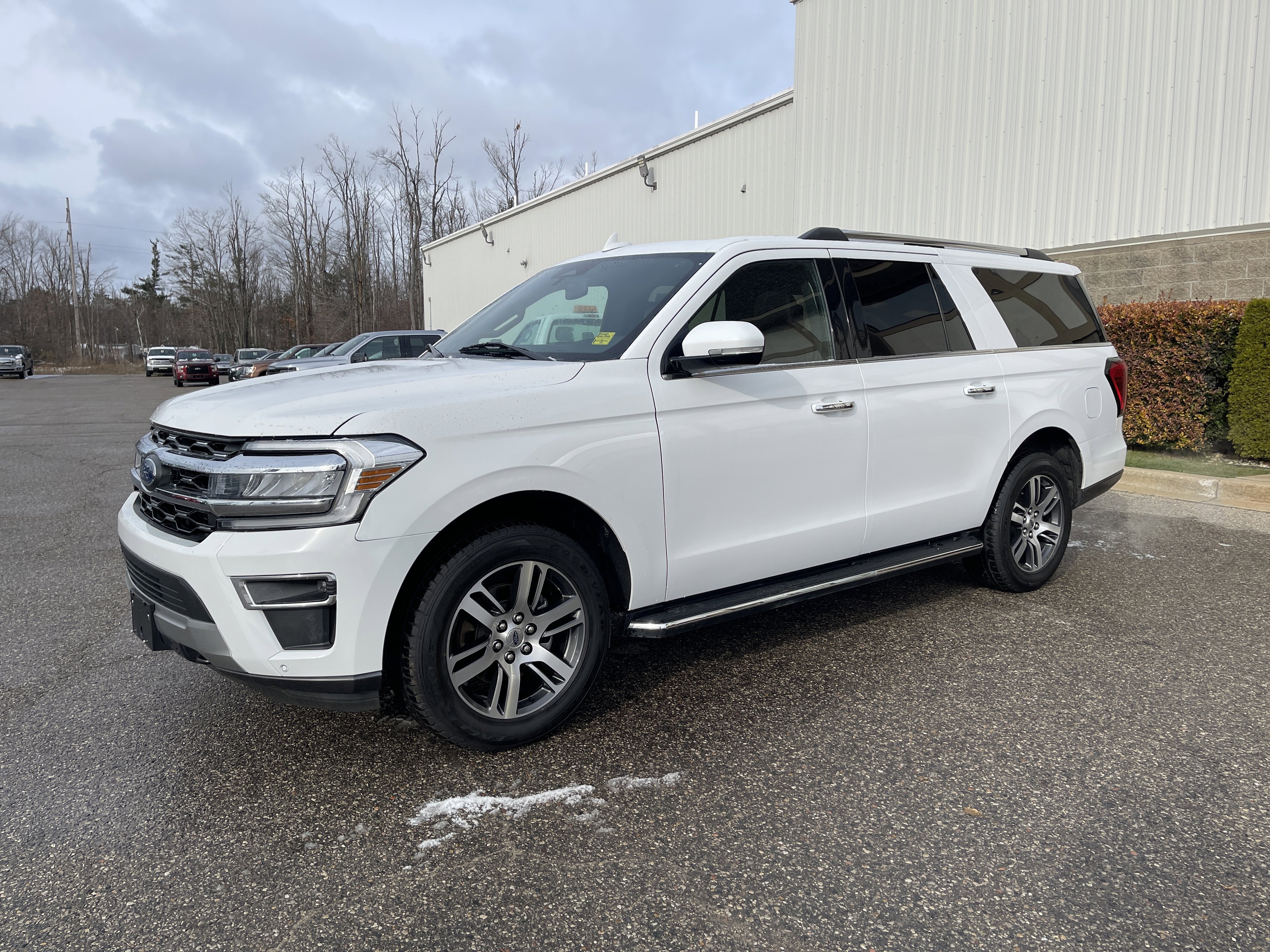 Used 2023 Ford Expedition Max Limited image 7