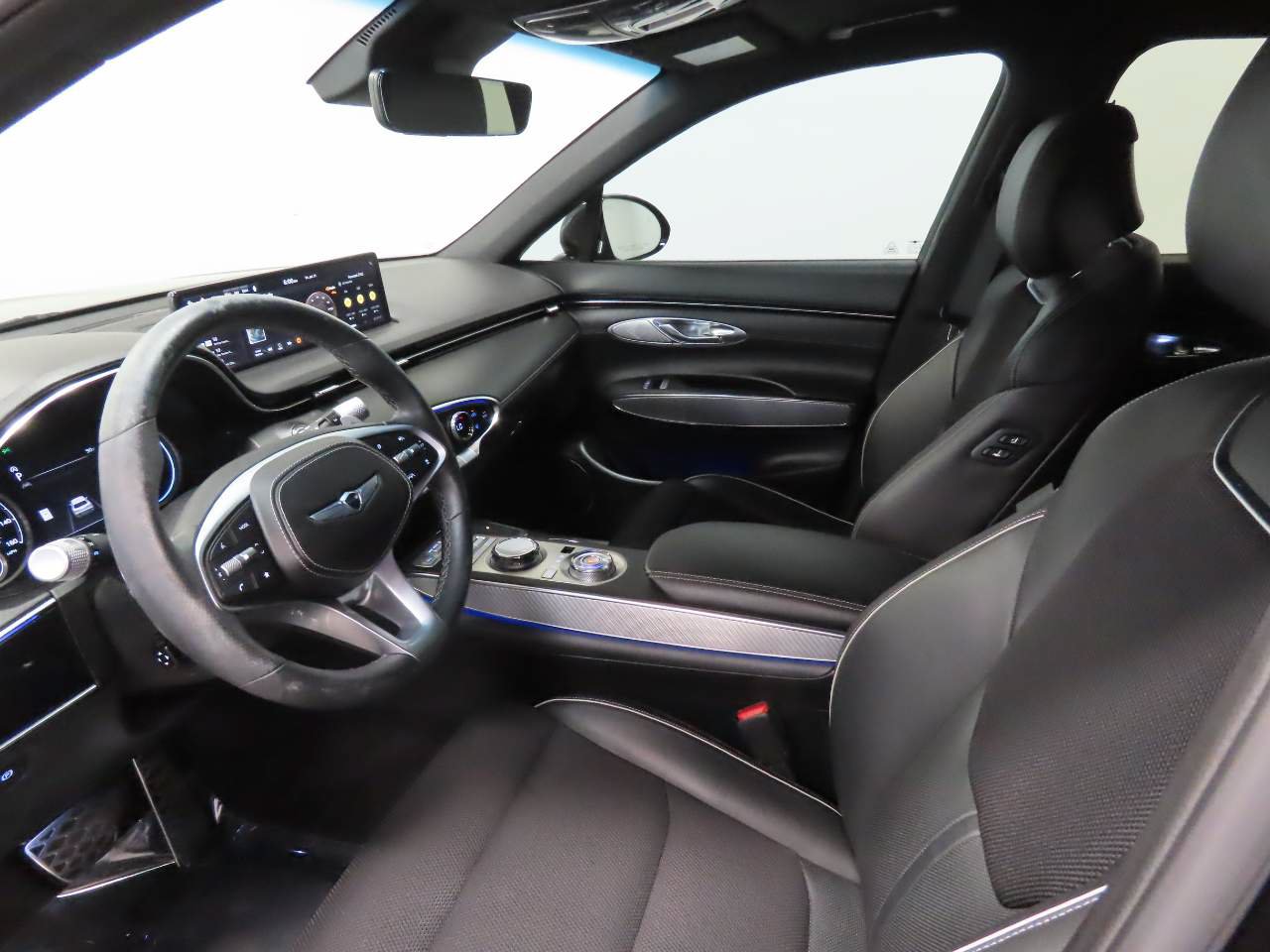 Used 2024 Genesis GV70 3.5T Sport AWD/4WD image 7