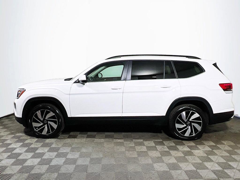 Used 2025 Volkswagen Atlas SE image 4