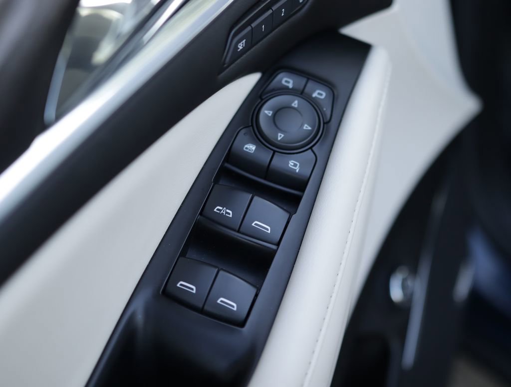 Used 2024 Buick Enclave Avenir w/ Avenir Technology Package FWD image 27