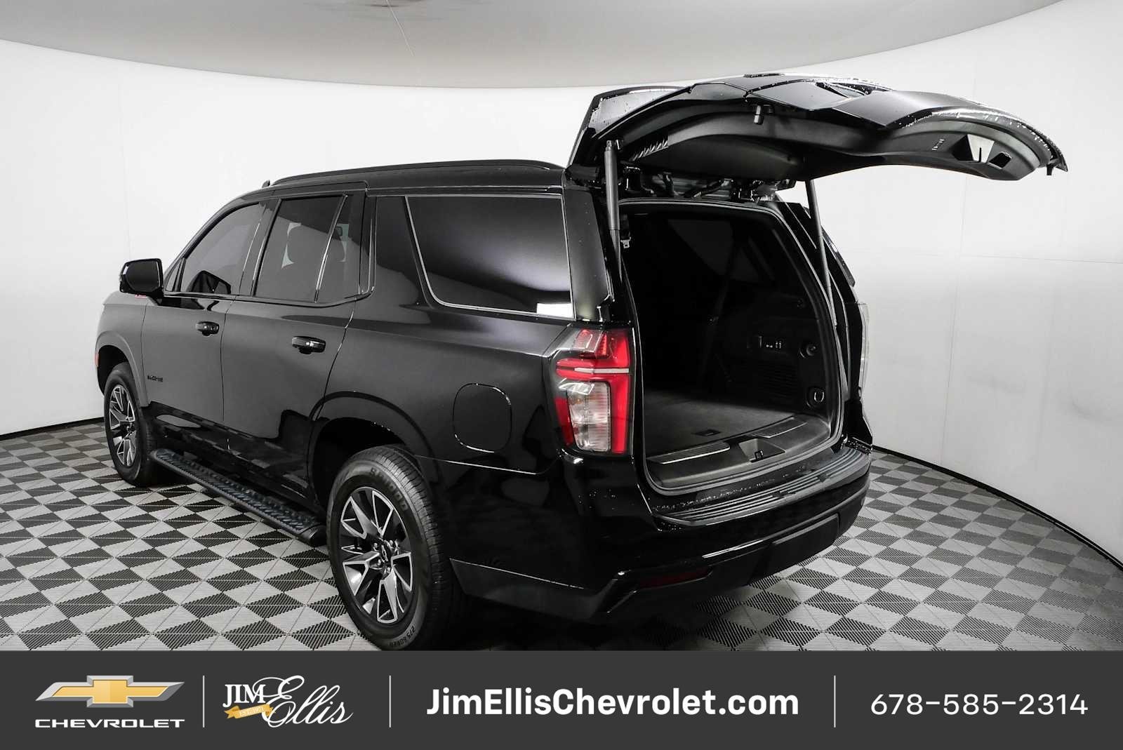 Certified 2023 Chevrolet Tahoe Z71 w/ Luxury Package AWD/4WD image 37