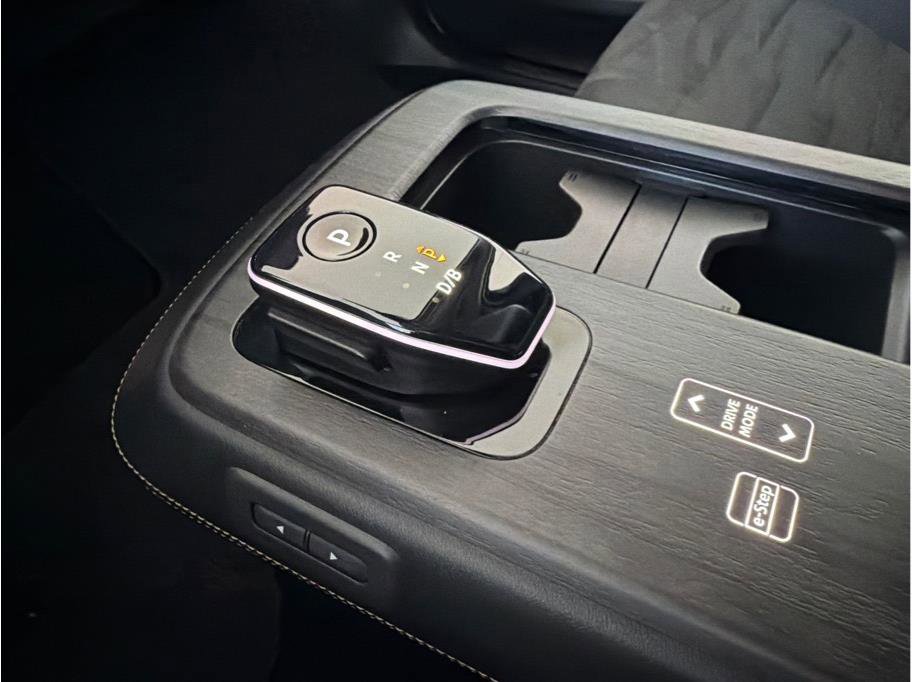 Used 2024 Nissan Ariya AWD image 26
