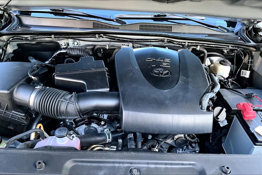 Used 2020 Toyota Tacoma TRD Sport w/ Technology Package AWD/4WD image 23