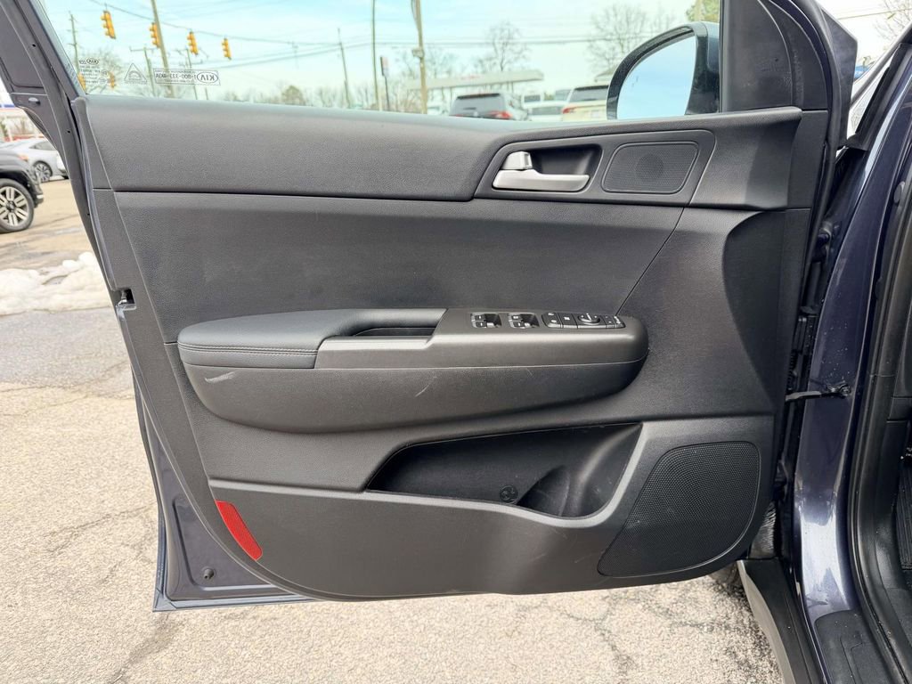 Used 2020 Kia Sportage LX w/ LX Popular Package image 17