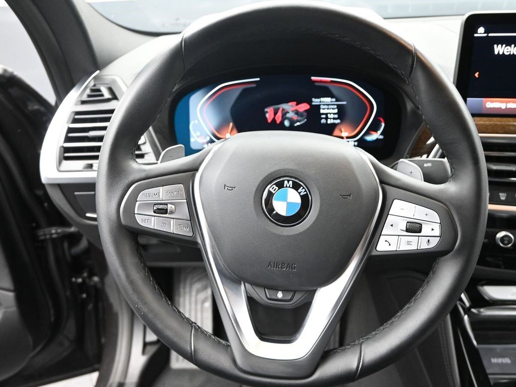Used 2025 BMW X4 xDrive30i image 11