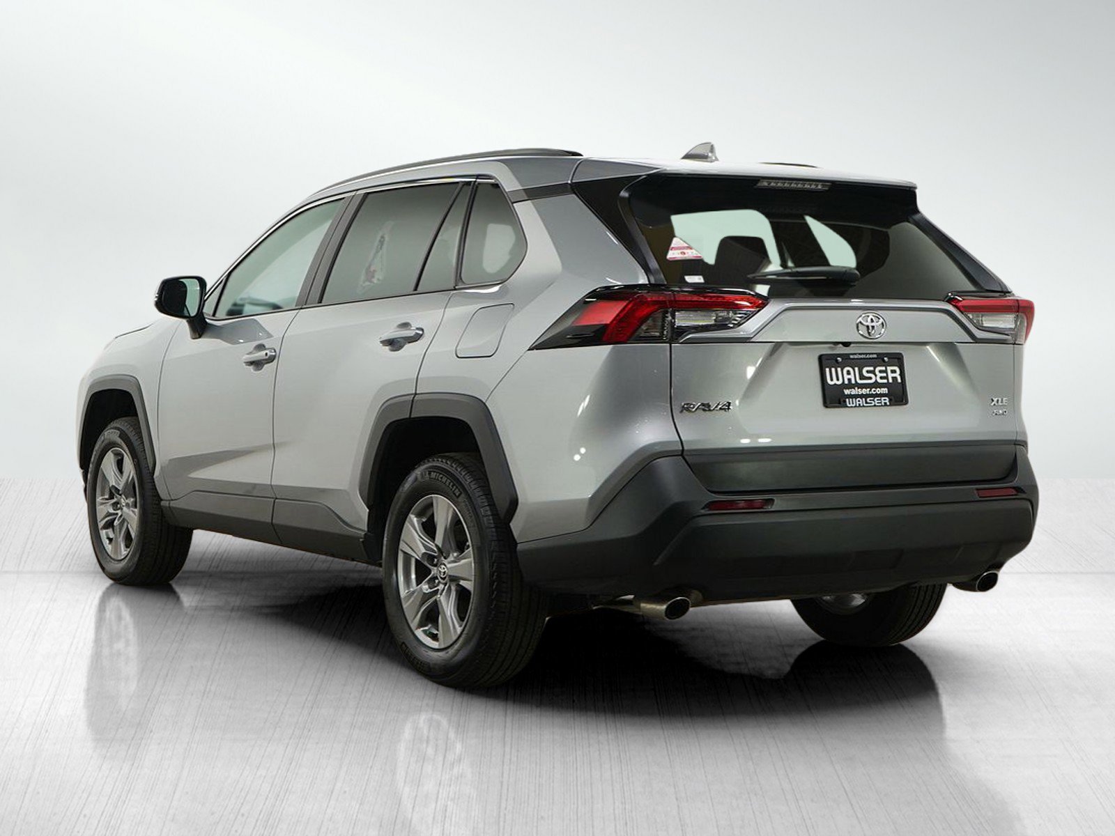 Used 2025 Toyota RAV4 XLE w/ Convenience Package AWD/4WD image 3