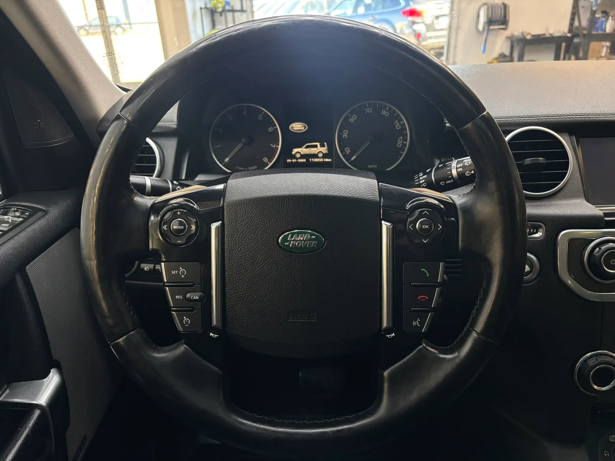Used 2013 Land Rover LR4 HSE AWD/4WD image 15