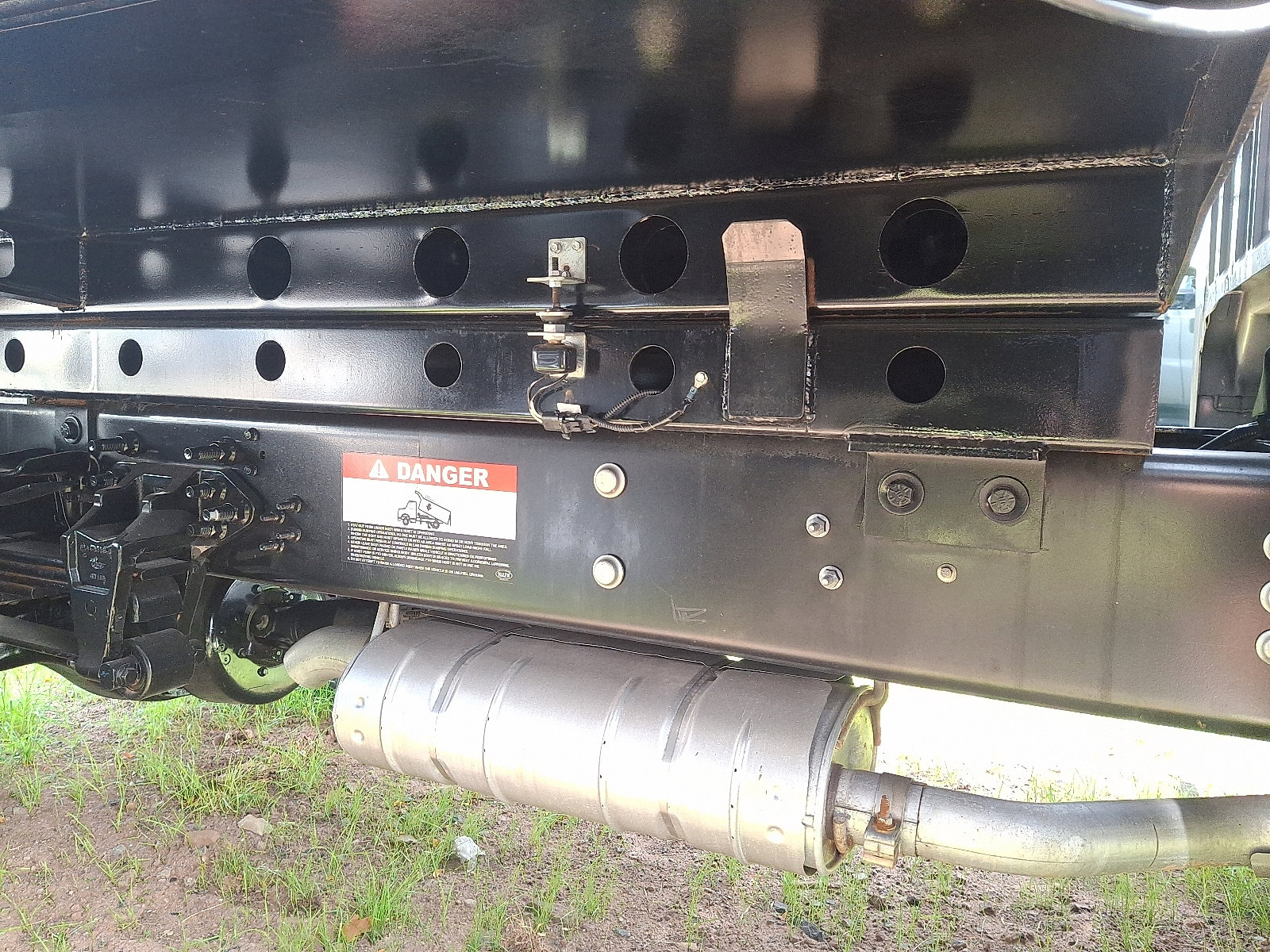 Used 2023 Ford F750 2WD Regular Cab Super Duty image 29