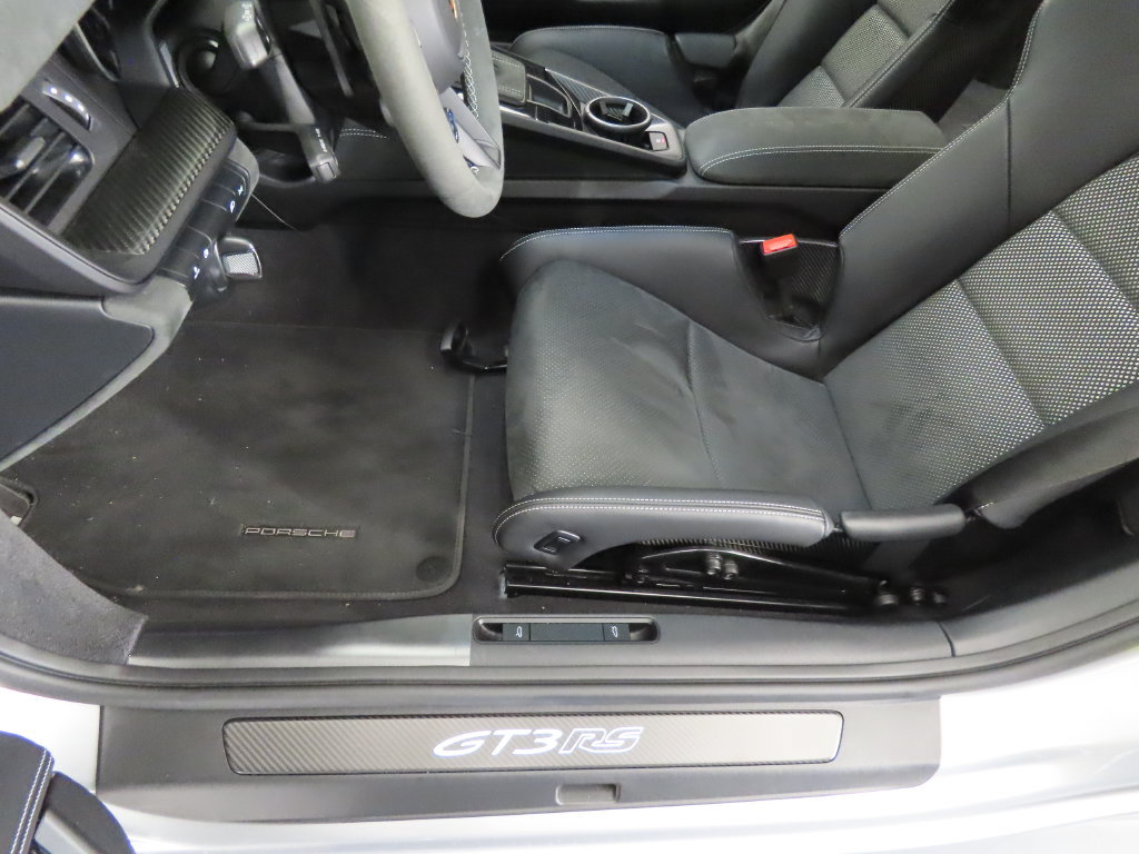 Certified 2025 Porsche 911 GT3 RS RWD image 42