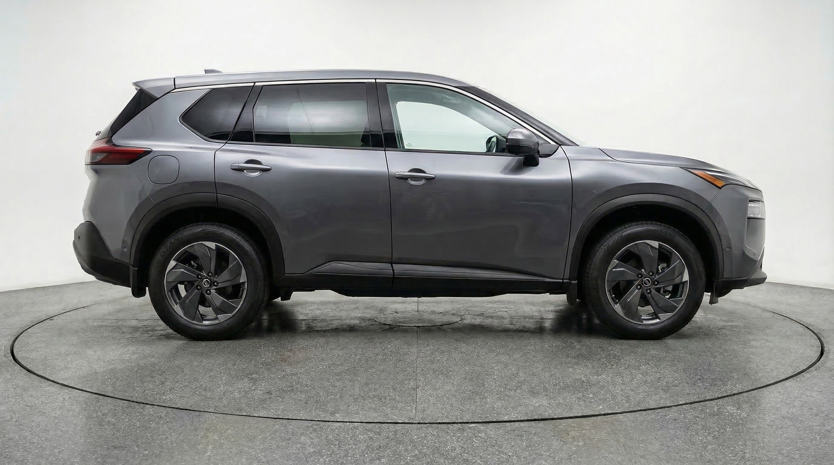 Used 2024 Nissan Rogue SV image 11