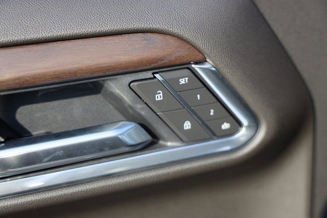 New 2026 GMC Sierra 1500 SLT image 17