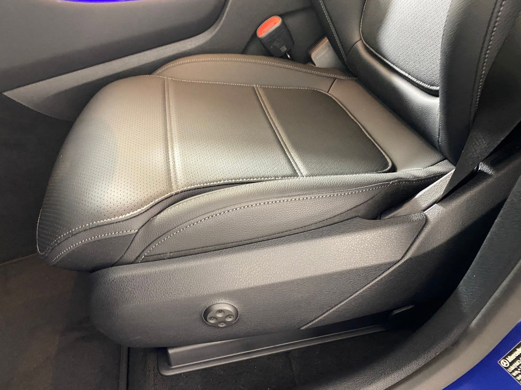 Used 2026 Mercedes-Benz GLC 300 4MATIC image 12