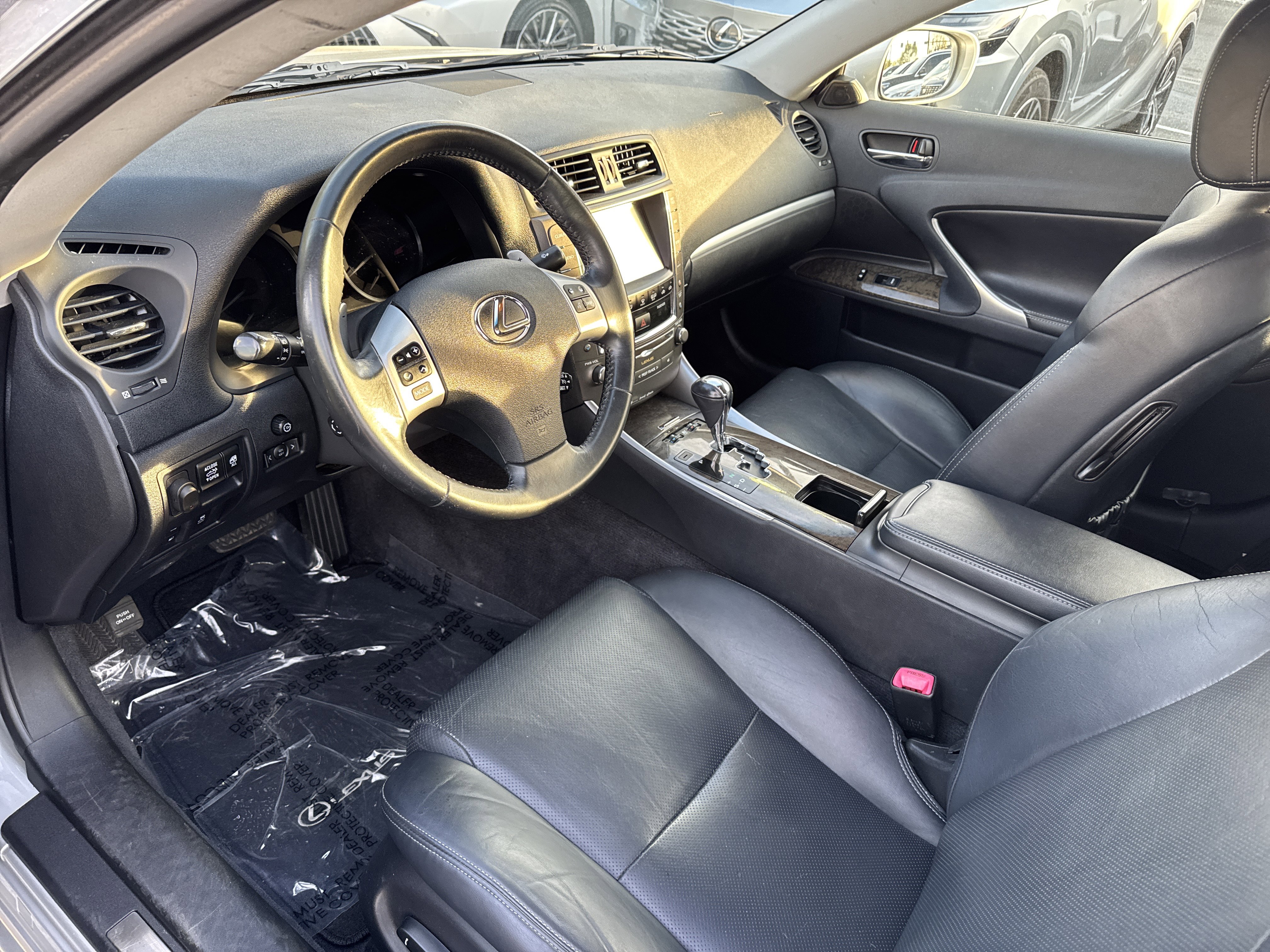 Used 2015 Lexus IS 250C w/ Navigation System Package image 8