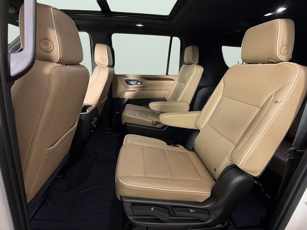 Certified 2021 Chevrolet Suburban Premier w/ Premium Package RWD image 27