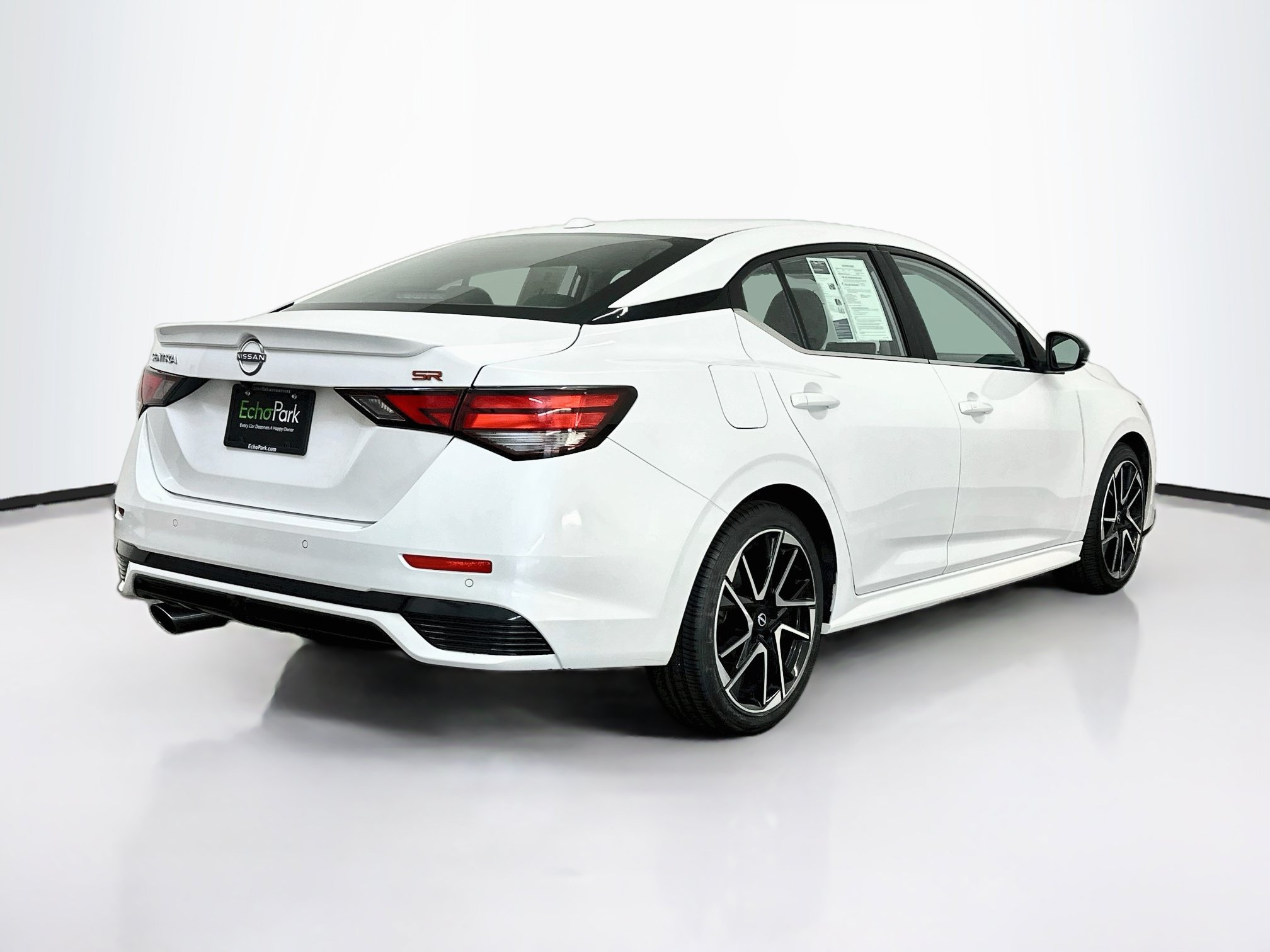 Used 2025 Nissan Sentra SR FWD image 9