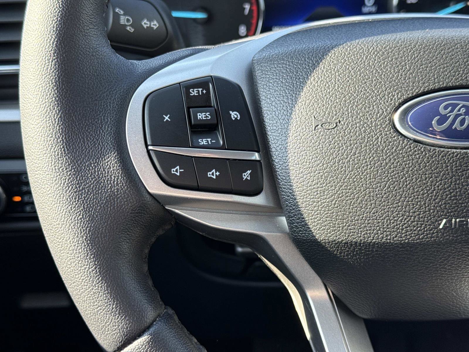 Used 2023 Ford Explorer XLT w/ Equipment Group 202A image 9