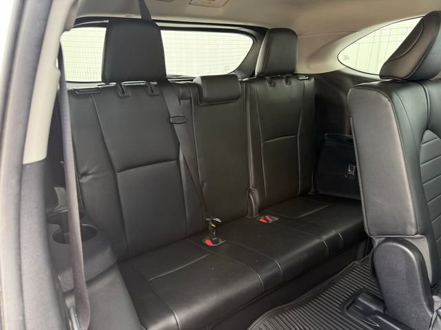 Used 2020 Toyota Highlander XLE AWD/4WD image 34
