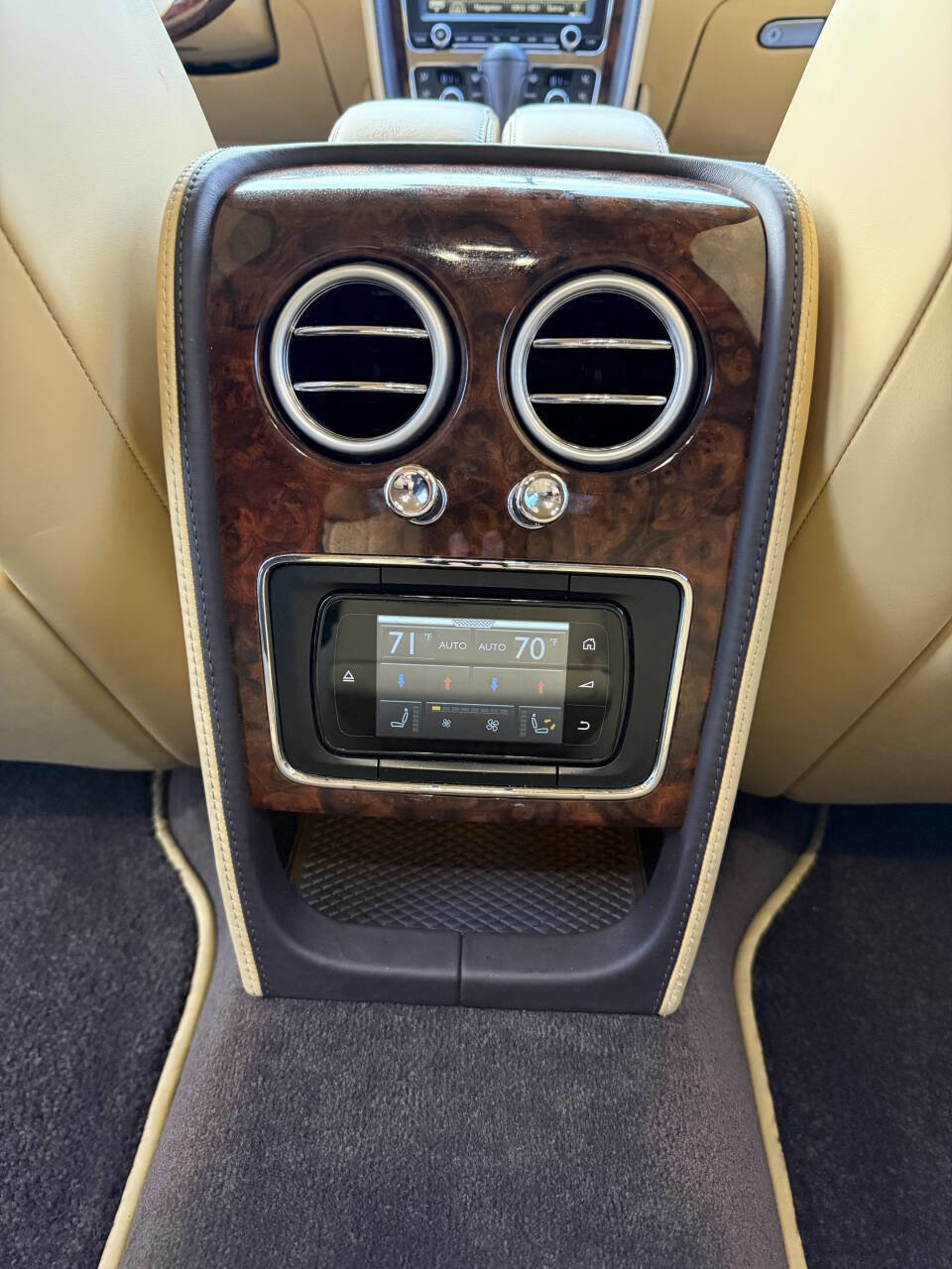 Used 2014 Bentley Flying Spur W12 image 17