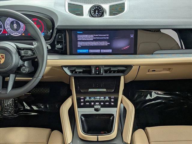 Certified 2025 Porsche Cayenne Coupe image 20