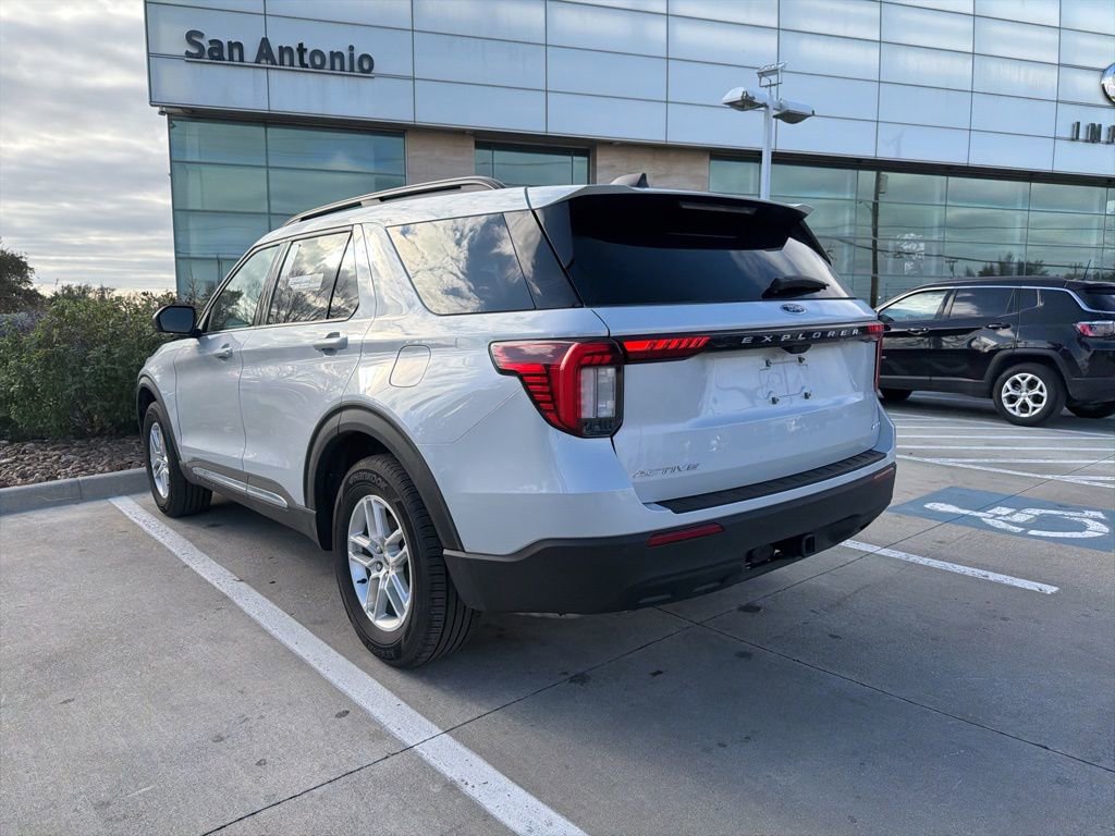 Used 2025 Ford Explorer Active image 5