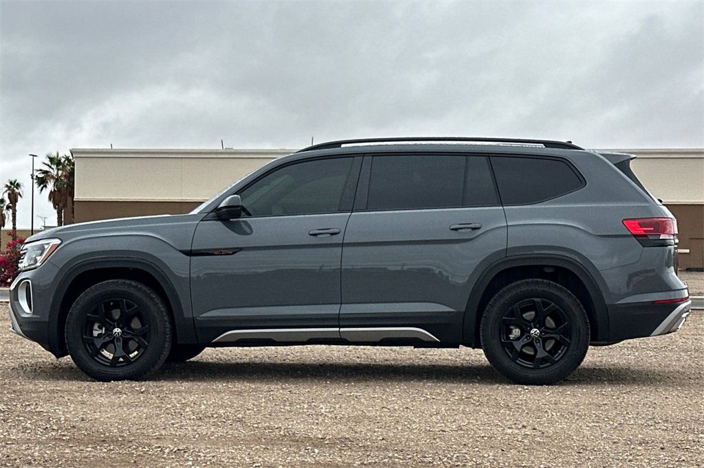 Used 2024 Volkswagen Atlas Peak Edition SE image 8