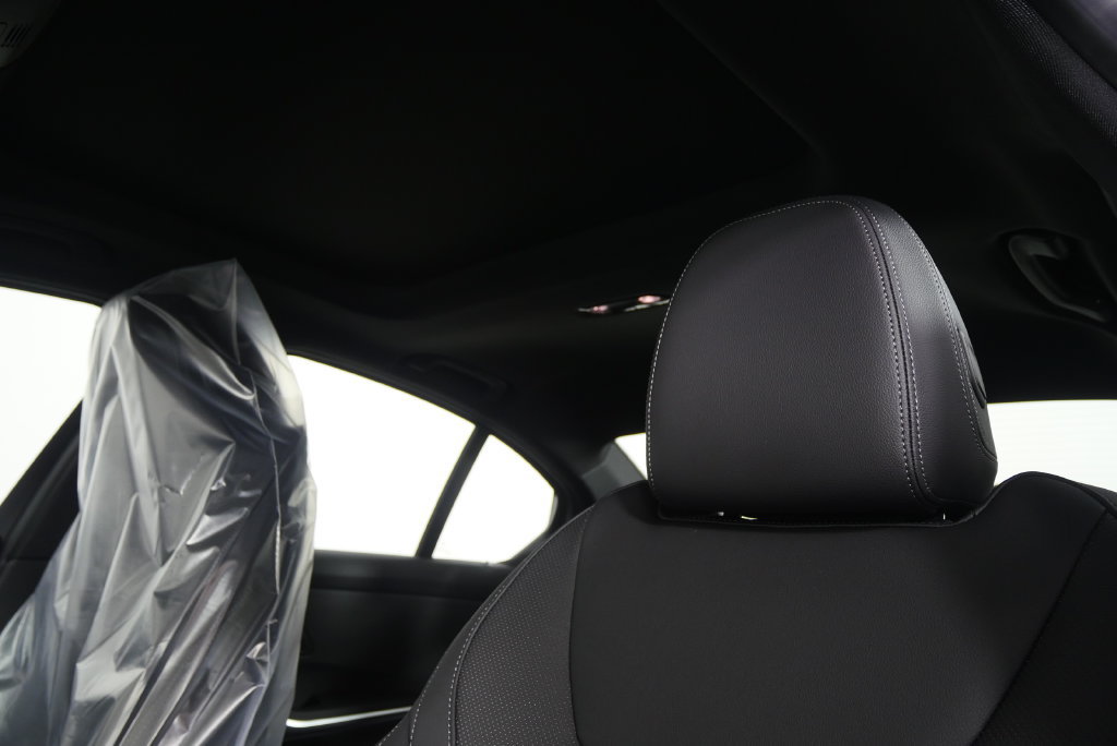 Used 2026 BMW 330i Sedan RWD image 11