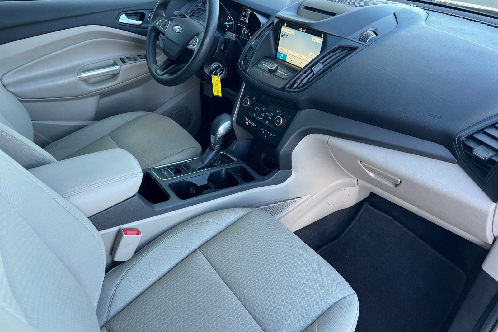 Used 2018 Ford Escape SE w/ SE Sync 3 Package image 17