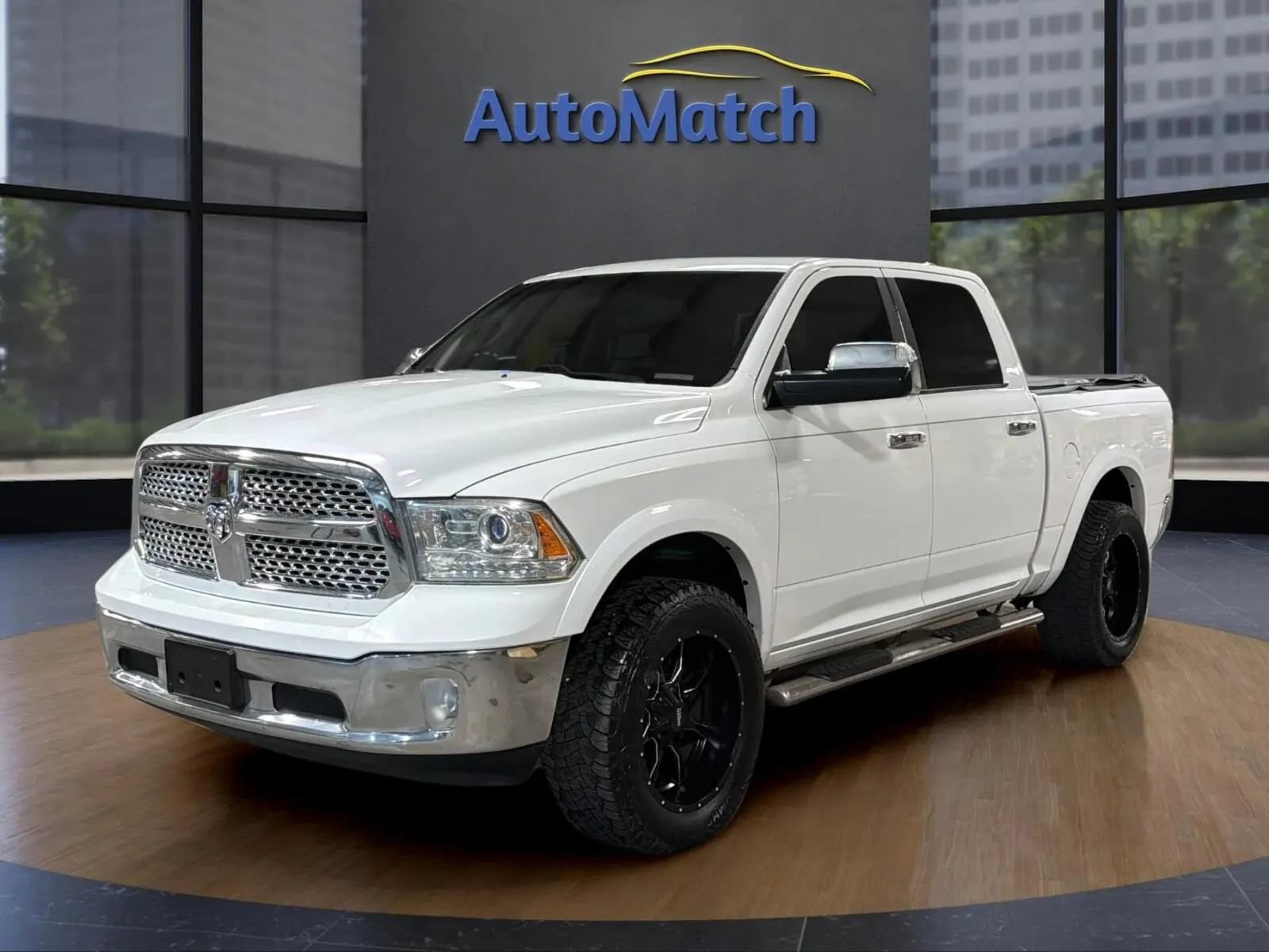 Used 2017 RAM 1500 Laramie AWD/4WD image 4