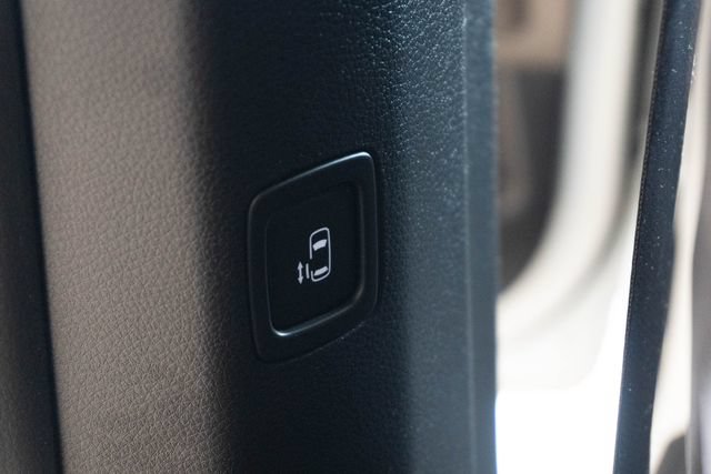 Used 2026 Kia Carnival EX FWD image 23